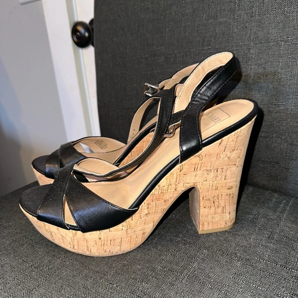 Kaari Blue Size 9.5‎ Black Platform Chunky Strappy Sandals